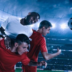 C7娱乐app-包含热闹足球对决再掀热潮，球队奋力拼搏的词条