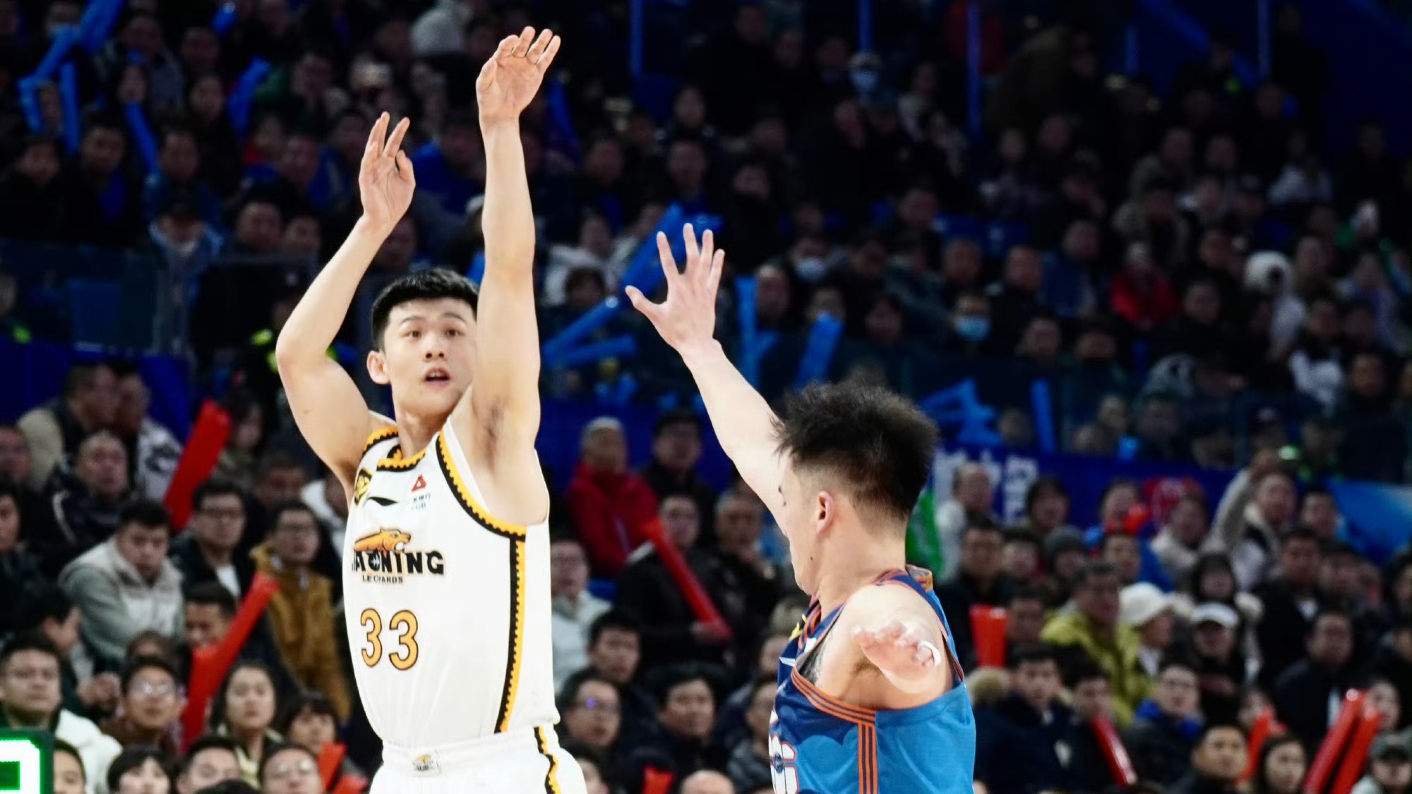 国王队在客场比赛中力挫对手，取得战略上的胜利的简单介绍