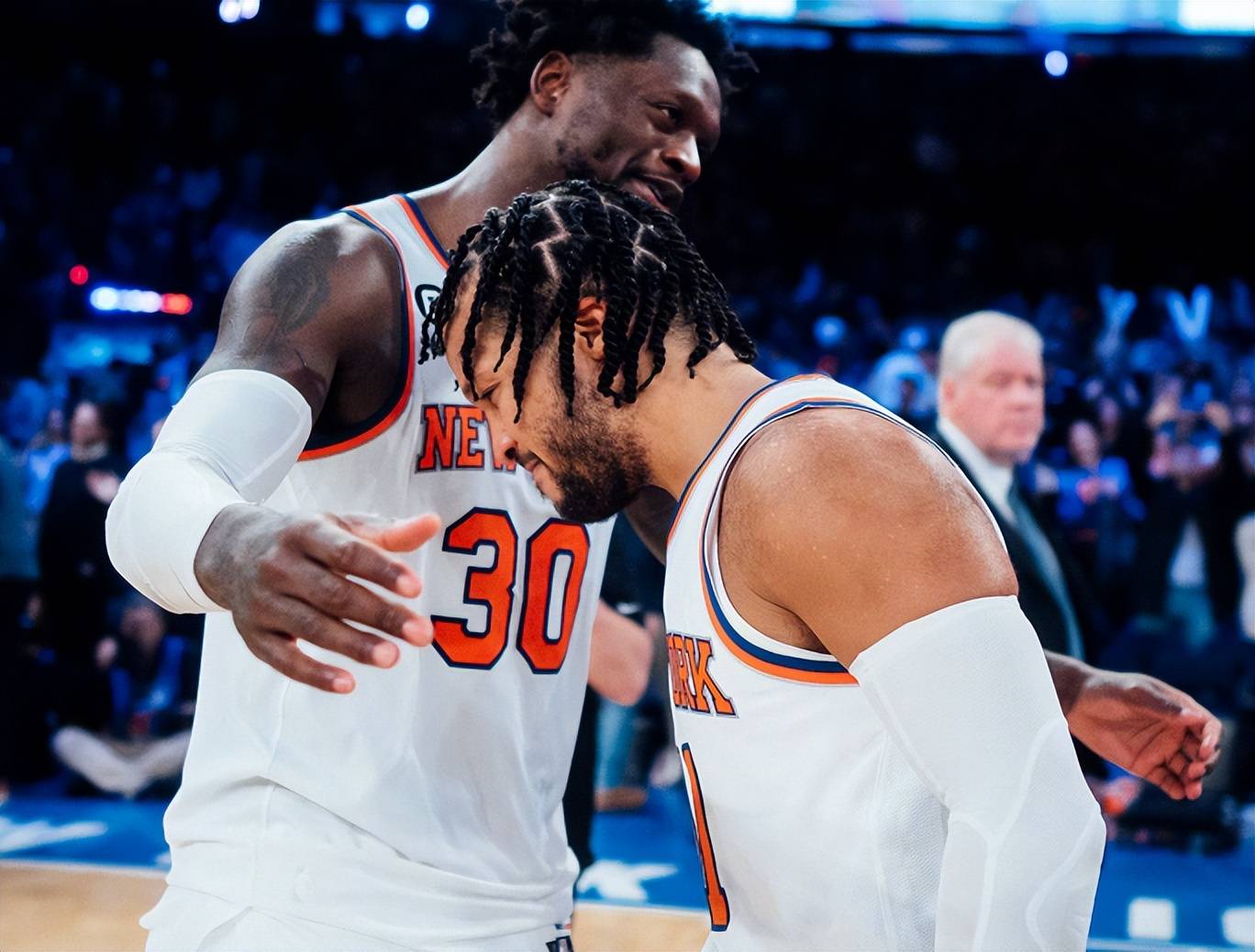 包含昆士柏客场告捷，一鼓作气，取得连胜的词条